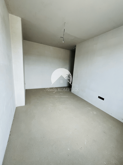 Reality KOMPLEX s.r.o. Vám ponúka na predaj priestranný a svetlý 3-izbový byt v novostavbe štvorbytovky vo Veľkom Mederi.