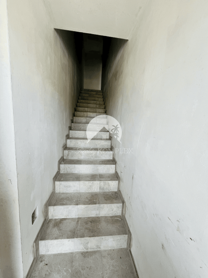 Reality KOMPLEX s.r.o., Vám ponúka na predaj komfortný 3-izbový byt v novostavbe štvorbytovky vo Veľkom Mederi