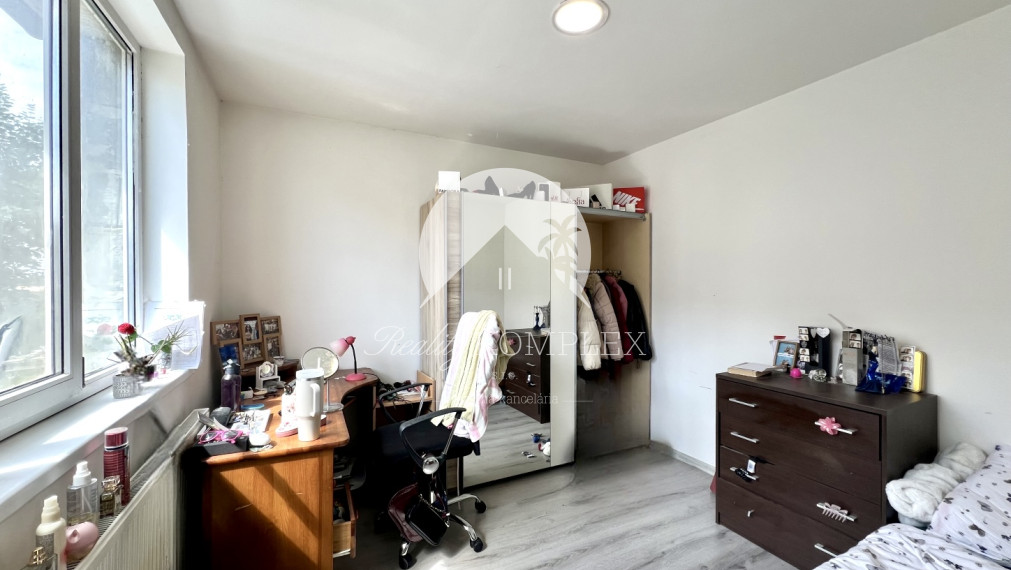 Reality KOMPLEX s.r.o. ponúka na PREDAJ priestranný 5-izbový rodinný dom v obci Horné Saliby – ideálny na pokojné bývanie či rekreáciu