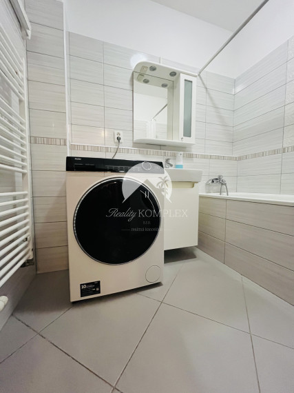 Reality KOMPLEX s.r.o., Vám ponúka na predaj 3-izbový byt v Dunajskej Strede s vlastným parkovacím miestom