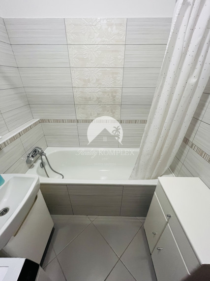 Reality KOMPLEX s.r.o., Vám ponúka na predaj 3-izbový byt v Dunajskej Strede s vlastným parkovacím miestom