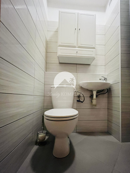 Reality KOMPLEX s.r.o., Vám ponúka na predaj 3-izbový byt v Dunajskej Strede s vlastným parkovacím miestom