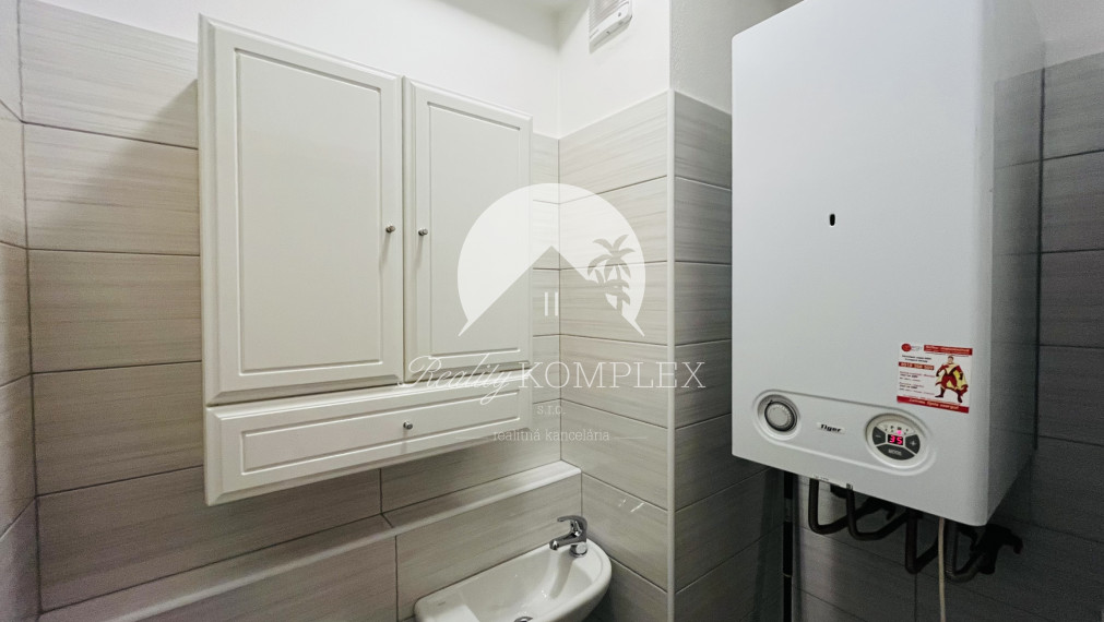 Reality KOMPLEX s.r.o., Vám ponúka na predaj 3-izbový byt v Dunajskej Strede s vlastným parkovacím miestom