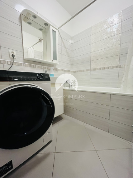 Reality KOMPLEX s.r.o., Vám ponúka na predaj 3-izbový byt v Dunajskej Strede s vlastným parkovacím miestom