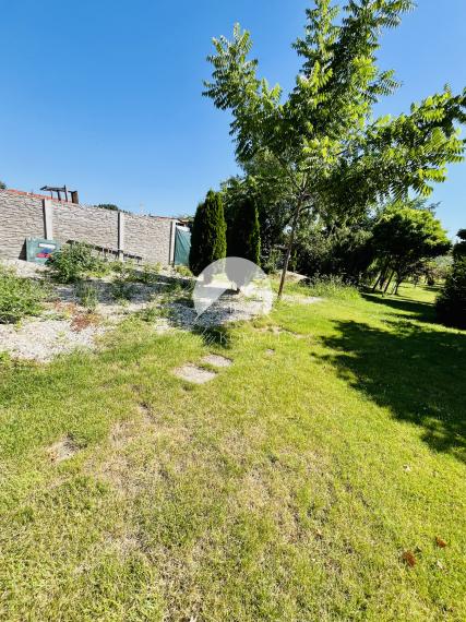 Reality KOMPLEX s.r.o., Vám EXKLUZÍVNE ponúka na predaj útulný 3-izbový rodinný dom v obci Okoč