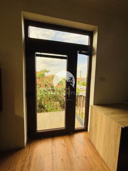 Reality KOMPLEX s.r.o. ponúka na predaj priestranný rodinný dom v meste Kolárovo, ktorý je vďaka svojej dispozícii vhodný aj pre dvojgeneračné bývanie.