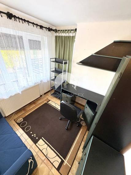 Reality KOMPLEX s.r.o. ponúka na PRENÁJOM 5 izbový rodinný dom s bazénom, záhradou a s garážou v Novej Stráži, časť Komárno !!!