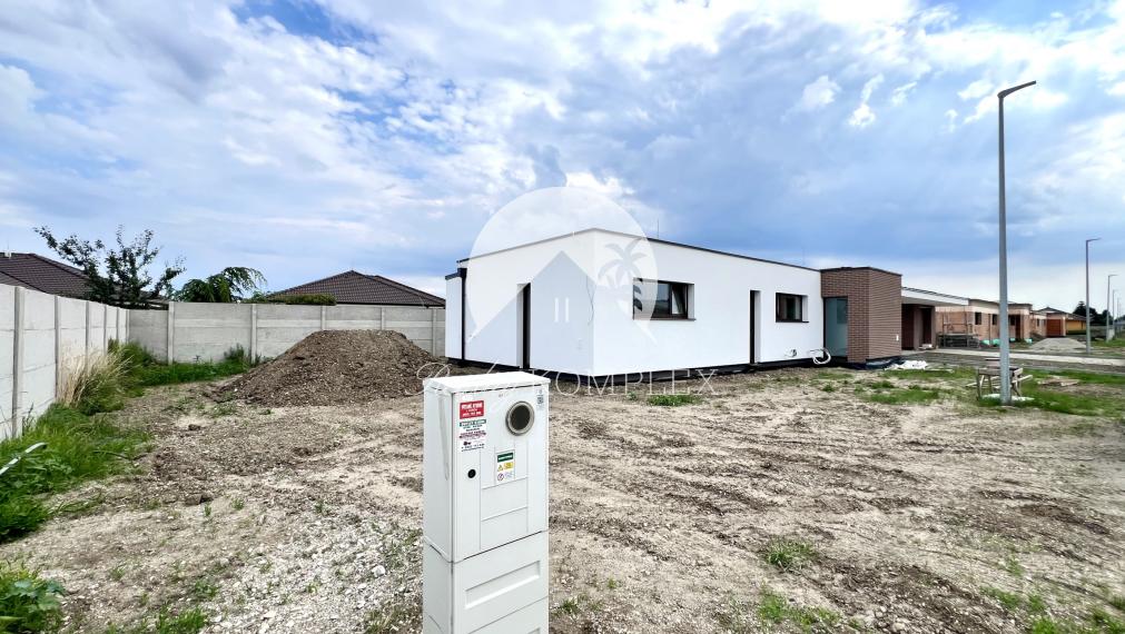 Reality KOMPLEX s.r.o. ponúka na PREDAJ 5 izbový rodinný dom-NOVOSTAVBU s garážou v Miloslavove