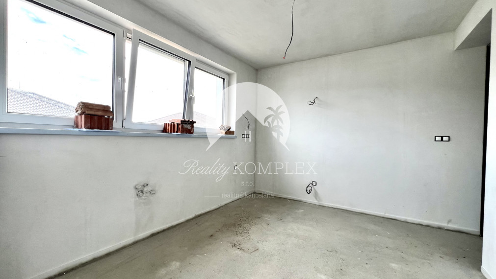 Reality KOMPLEX s.r.o. ponúka na PREDAJ 5 izbový rodinný dom-NOVOSTAVBU s garážou v Miloslavove