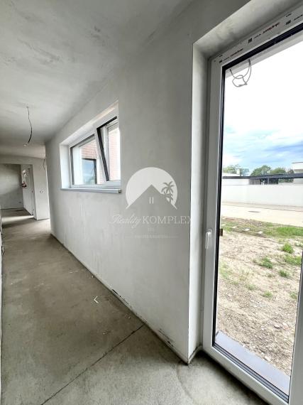 Reality KOMPLEX s.r.o. ponúka na PREDAJ 5 izbový rodinný dom-NOVOSTAVBU s garážou v Miloslavove