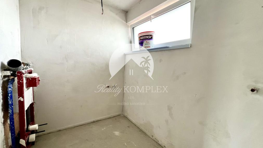 Reality KOMPLEX s.r.o. ponúka na PREDAJ 5 izbový rodinný dom-NOVOSTAVBU s garážou v Miloslavove