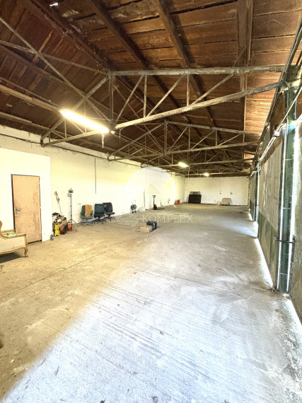 IBA U NÁS !!! Reality KOMPLEX s.r.o. vám ponúka na predaj viacúčelový sklad s pozemkom 1324 m²za super cenu !!!