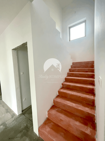 Reality KOMPLEX s.r.o. Vám ponúka luxusný rodinný dom v prémiovej lokalite DS