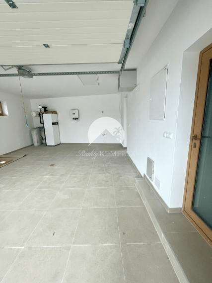 Reality KOMPLEX s.r.o. Vám ponúka luxusný rodinný dom v prémiovej lokalite DS