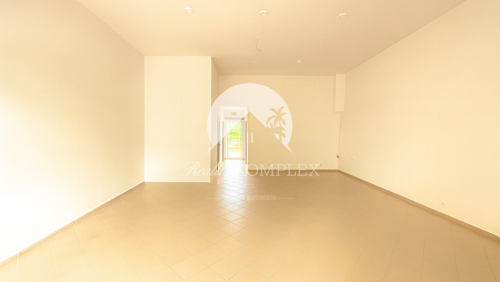 Reality KOMPLEX s.r.o., Vám ponúka na prenájom obchodný priestor v meste Dunajská Streda