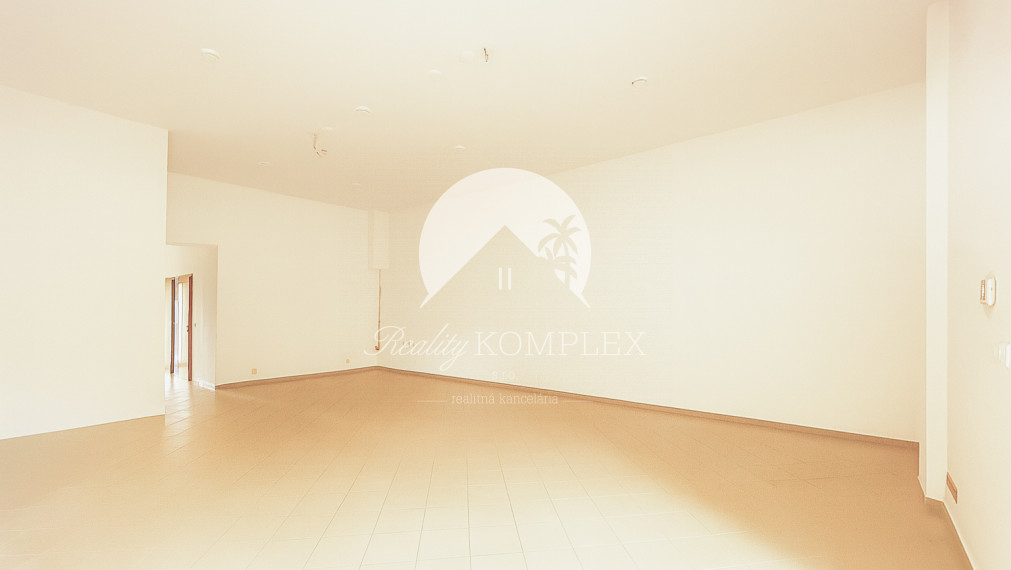 Reality KOMPLEX s.r.o., Vám ponúka na prenájom obchodný priestor v meste Dunajská Streda