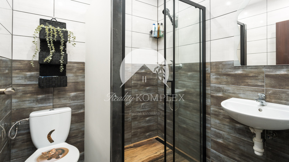 Výnimočná ponuka: Dva rodinné domy na jednom pozemku, v jednej kúpe! - Veľký Meder