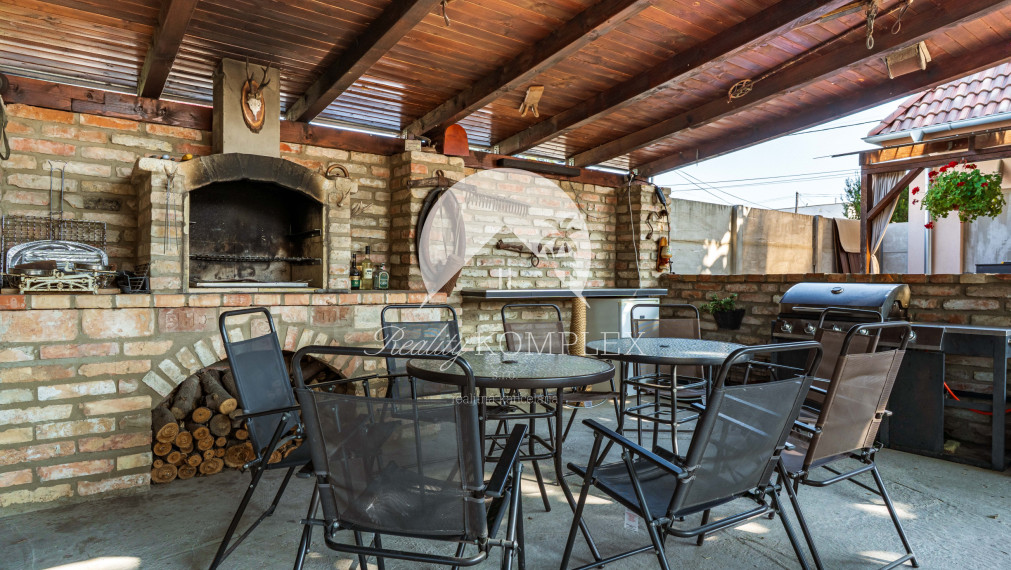 Výnimočná ponuka: Dva rodinné domy na jednom pozemku, v jednej kúpe! - Veľký Meder