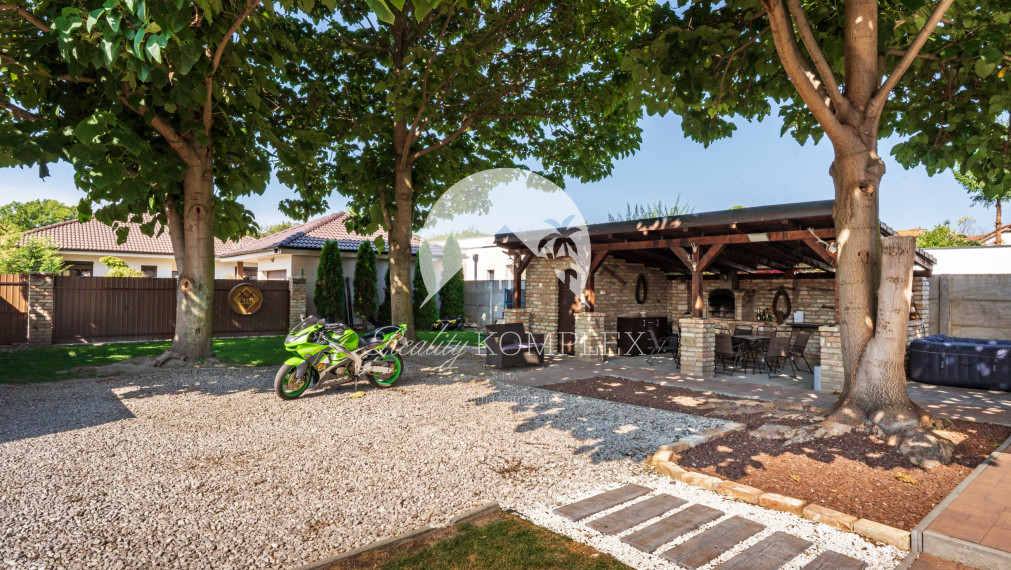 Výnimočná ponuka: Dva rodinné domy na jednom pozemku, v jednej kúpe! - Veľký Meder