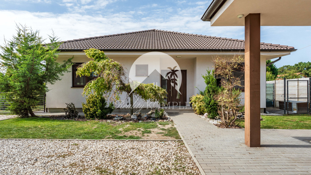 Výnimočná ponuka: Dva rodinné domy na jednom pozemku, v jednej kúpe! - Veľký Meder