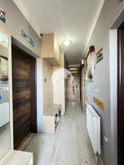 Reality KOMPLEX s.r.o. Vám ponúka na predaj priestranný 4-izbový rodinný dom s dvojgarážou, v meste Komárno.