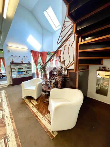 !!!LEN U NÁS!!! Reality KOMPLEX s.r.o. Vám ponúka 6-izbový rodinný dom v Dunajskej Strede NA PREDAJ