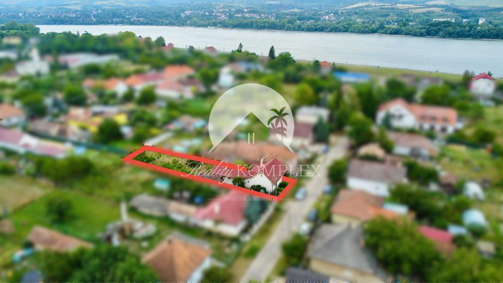 ZNÍŽENÁ CENA!!! Pekný rodinný dom len pár krokov od štrkovo-piesočnatej pláže Dunaja na PREDAJ v Kravanoch nad Dunajom