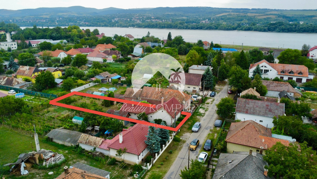 ZNÍŽENÁ CENA!!! Pekný rodinný dom len pár krokov od štrkovo-piesočnatej pláže Dunaja na PREDAJ v Kravanoch nad Dunajom