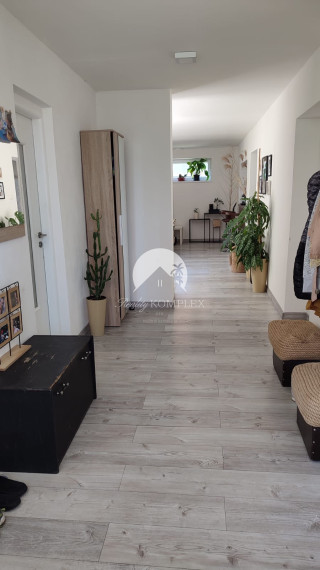 Reality KOMPLEX Vám ponúka EXKLUZÍVNE na predaj rodinný dom v obci Čalovec