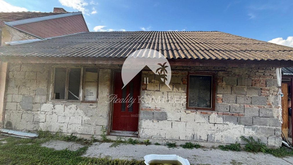 Reality KOMPLEX Vám ponúka EXKLUZÍVNE na predaj rodinný dom, ktorý sa nachádza priamo v centre mesta Veľký Meder.