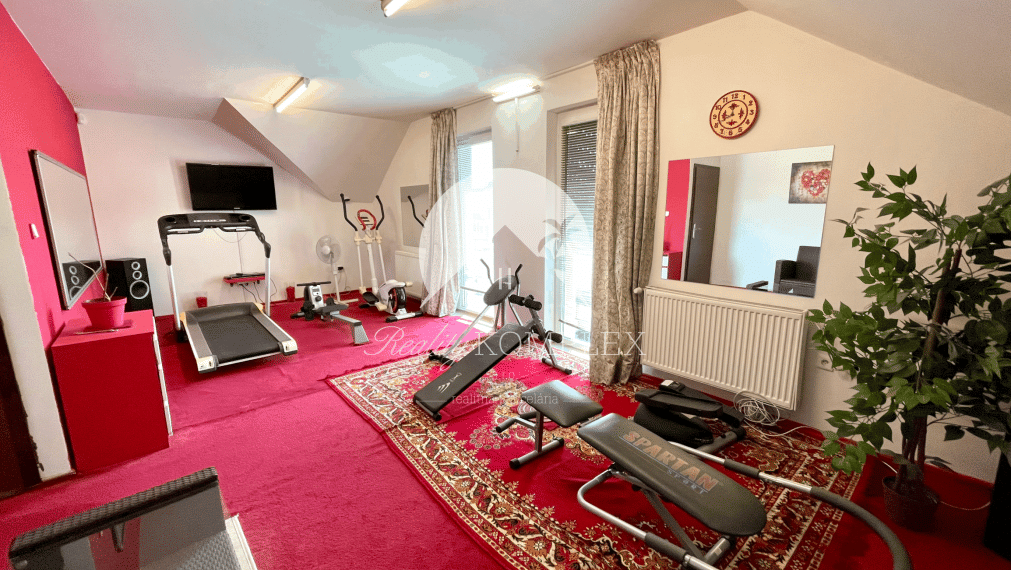 !!!LEN U NÁS!!! Reality KOMPLEX s.r.o. Vám ponúka 6-izbový rodinný dom v Dunajskej Strede NA PREDAJ