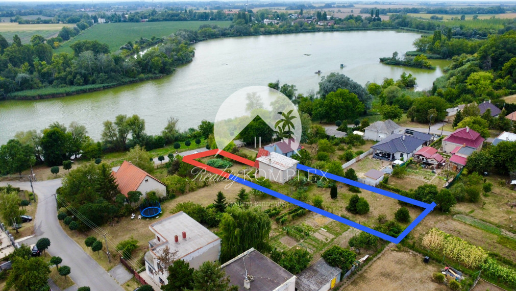 Pri brehu Virtského jazera na PREDAJ rodinný dom s veľkým pozemkom