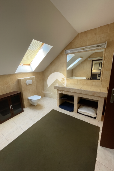 !!!LEN U NÁS!!! Reality KOMPLEX s.r.o. Vám ponúka 6-izbový rodinný dom v Dunajskej Strede NA PREDAJ