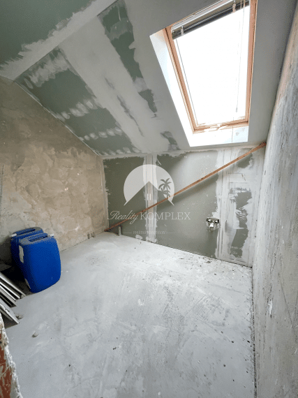 !!!LEN U NÁS!!! Reality KOMPLEX s.r.o. Vám ponúka 6-izbový rodinný dom v Dunajskej Strede NA PREDAJ