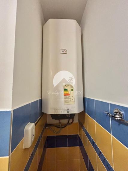 Exkluzívne iba u nás Vám Reality KOMPLEX s.r.o., ponúka na PREDAJ 4 izbový, kompletne rekonštruovaný byt v tichej lokalite Mesta Komárno