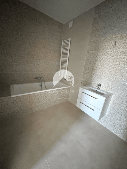 Reality KOMPLEX s.r.o. Vám ponúka na predaj 2-izbové a 3-izbové byty v Dunajskej Strede