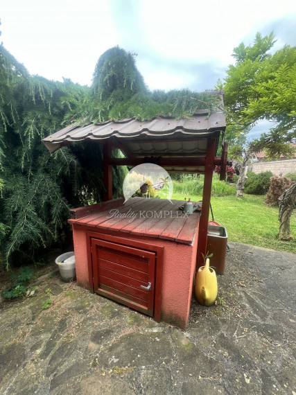 Rekreačná chata  s nádhernou záhradou a jazierkom v obľúbenej časti Komárna (Nová Osada)  blízko Váhu na PREDAJ!!