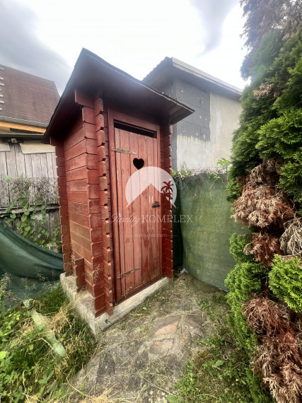 Rekreačná chata  s nádhernou záhradou a jazierkom v obľúbenej časti Komárna (Nová Osada)  blízko Váhu na PREDAJ!!