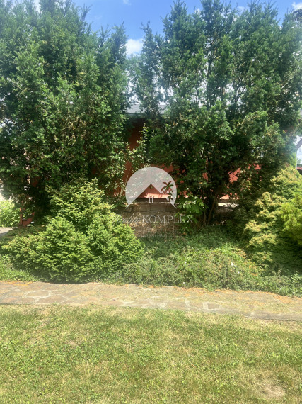 Rekreačná chata  s nádhernou záhradou a jazierkom v obľúbenej časti Komárna (Nová Osada)  blízko Váhu na PREDAJ!!