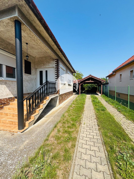 Reality KOMPLEX s.r.o. Vám EXKLUZÍVNE ponúka na predaj rodinný dom v obci Zemianska Olča