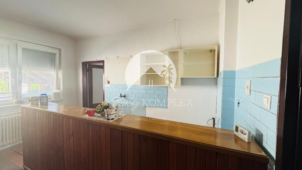 Reality KOMPLEX s.r.o. Vám EXKLUZÍVNE ponúka na predaj rodinný dom v obci Zemianska Olča