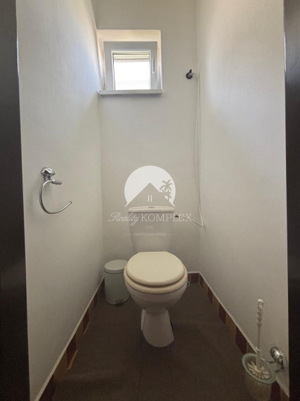 Reality KOMPLEX s.r.o. Vám EXKLUZÍVNE ponúka na predaj rodinný dom v obci Zemianska Olča