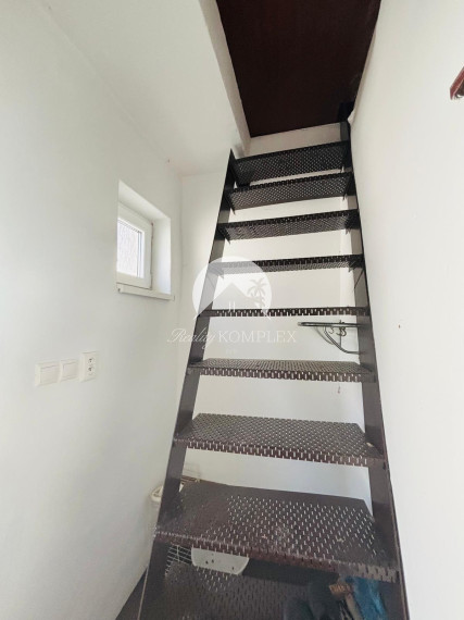 Reality KOMPLEX s.r.o. Vám EXKLUZÍVNE ponúka na predaj rodinný dom v obci Zemianska Olča