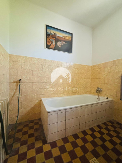 Reality KOMPLEX s.r.o. Vám EXKLUZÍVNE ponúka na predaj rodinný dom v obci Zemianska Olča