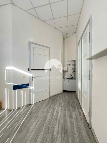 Reality KOMPLEX s.r.o Vám ponúka na prenájom nebytové priestory v rušnej lokalite mesta Komárno.