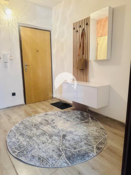 Reality KOMPLEX s.r.o., Vám ponúka 1 izbový byt vo VYHĽADÁVANEJ lokalite mesta NovéZámky  od spoľahlivého majiteľa!!!!