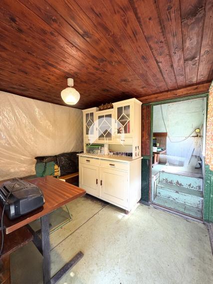 Reality KOMPLEX s.r.o. Vám výhradne ponúka na predaj rekreačnú chatku a celoročný mobilný dom v záhradkárskej oblasti MAJÁK v meste Komárno, pozemok je zapísané na liste vlastníctva.