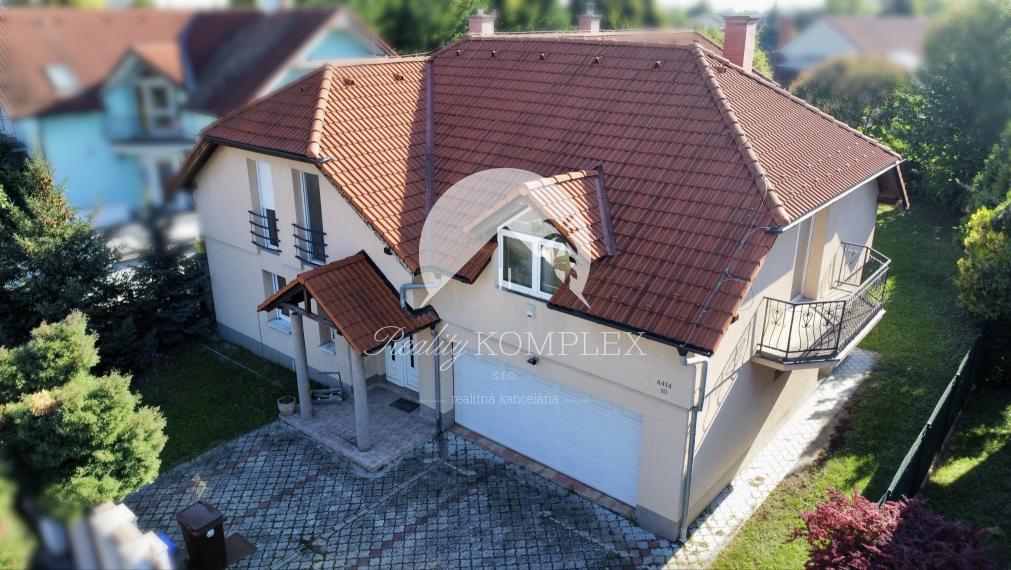 !!!LEN U NÁS!!! Reality KOMPLEX s.r.o. Vám ponúka 6-izbový rodinný dom v Dunajskej Strede NA PREDAJ