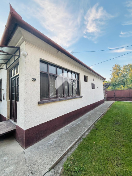 Reality KOMPLEX s.r.o. Vám ponúka EXKLUZÍVNE na predaj rodinný dom v obci Zemianska Olča.