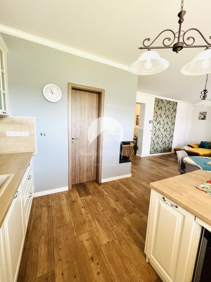 Reality KOMPLEX s.r.o., Vám ponúka na predaj moderný 4-izbový rodinný dom v obci Sokolce